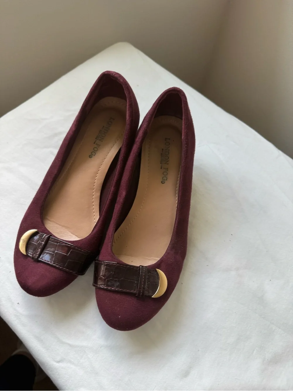 Y2K London Fog Burgundy Suede Wedge Heels Croc Embossed Pumps Size 6